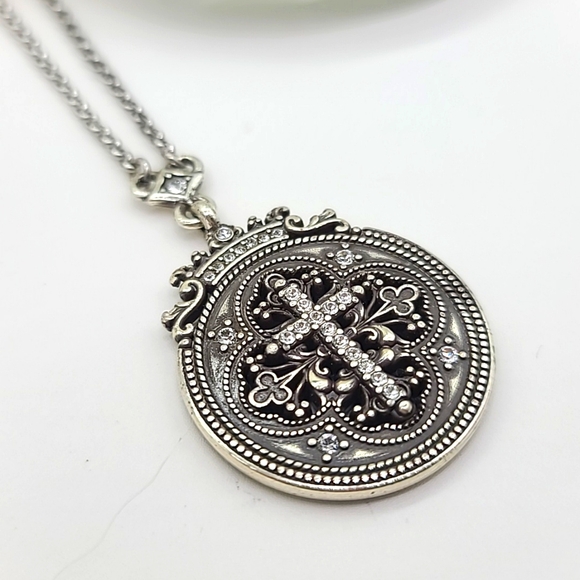 $118 Brighton "Divine Cross" Swarovski Beaded Chain & Crystal Filigree Pendant! - Picture 1 of 14